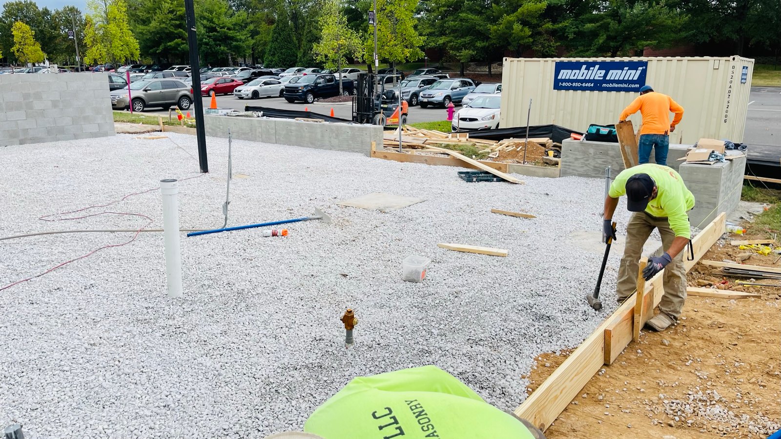 Licensed and insured concrete contractor on a Nashville job site